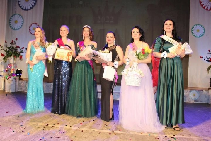 Золушка из Барановичей: как неслышащая горожанка стала королевой красоты