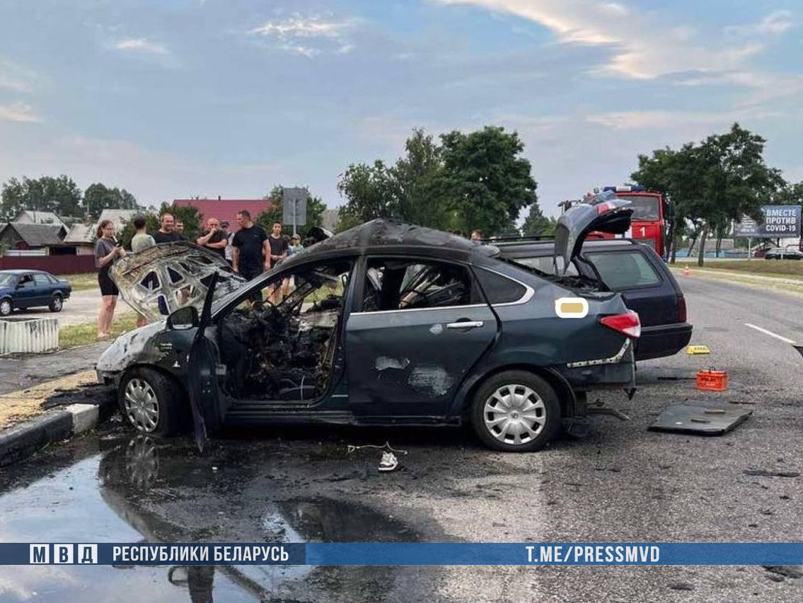 В ДТП пострадали пятеро детей. Видео серьезного ДТП в Гомельской области