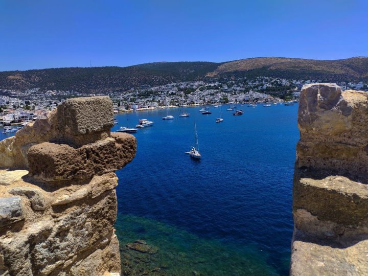 «Сумки плавились прямо на пляже» Белорусы рассказали, как спасаются от адской жары в Турции