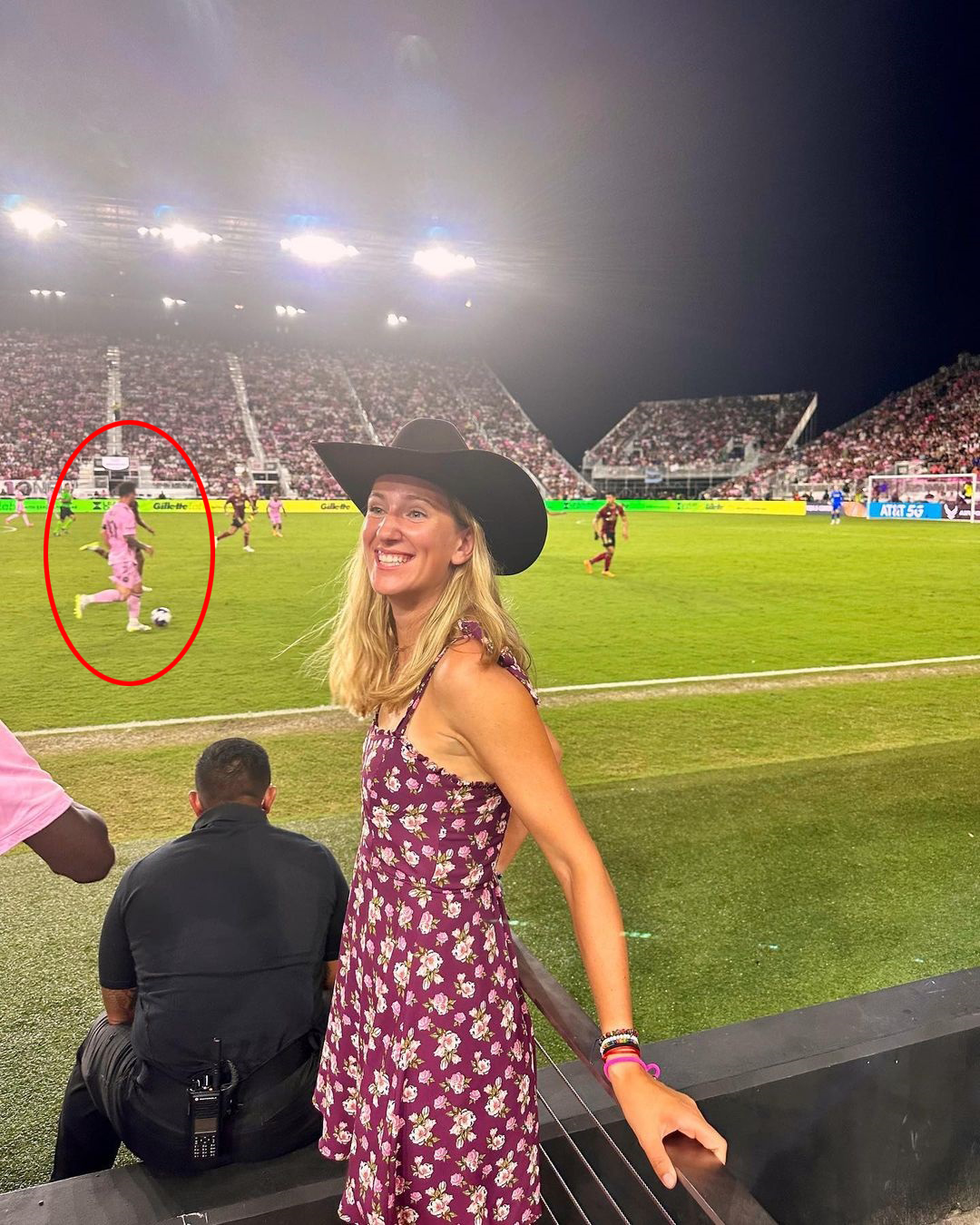 «Я его обожаю». Белоруска Виктория Азаренко сделала селфи с Месси и чуть не расплакалась