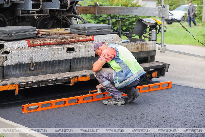Обновленный фонтан, ремонт жилья и дорог: в Ганцевичах завершают подготовку к областным «Дажынкам»