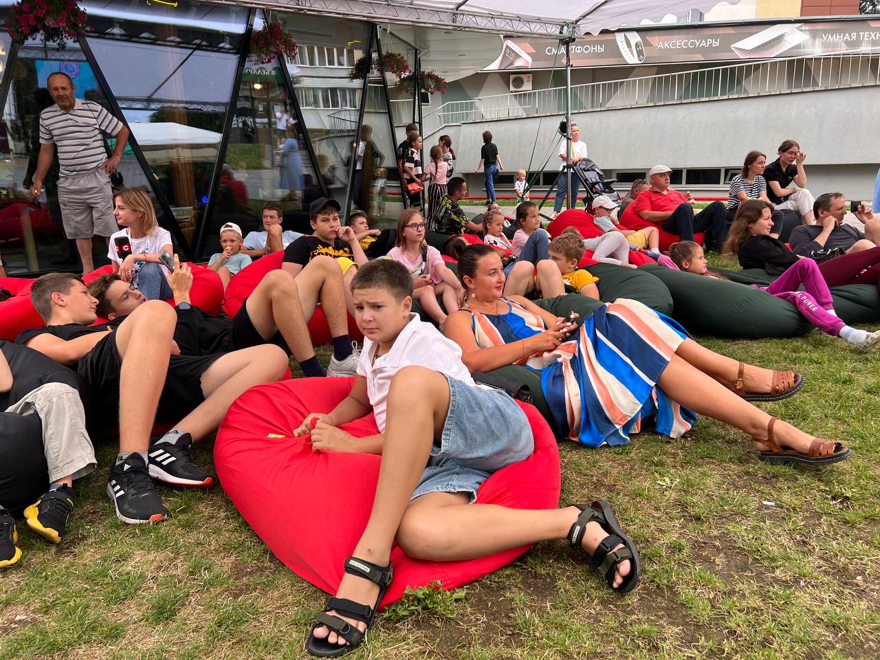 Полтонны мороженого, розыгрыши, фан-зона: праздник в честь II Игр стран СНГ устроили в Бресте