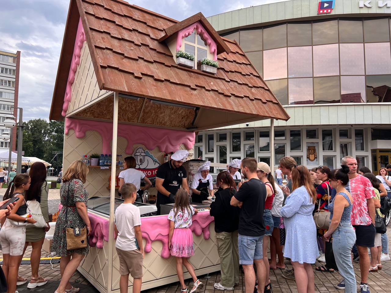 Полтонны мороженого, розыгрыши, фан-зона: праздник в честь II Игр стран СНГ устроили в Бресте