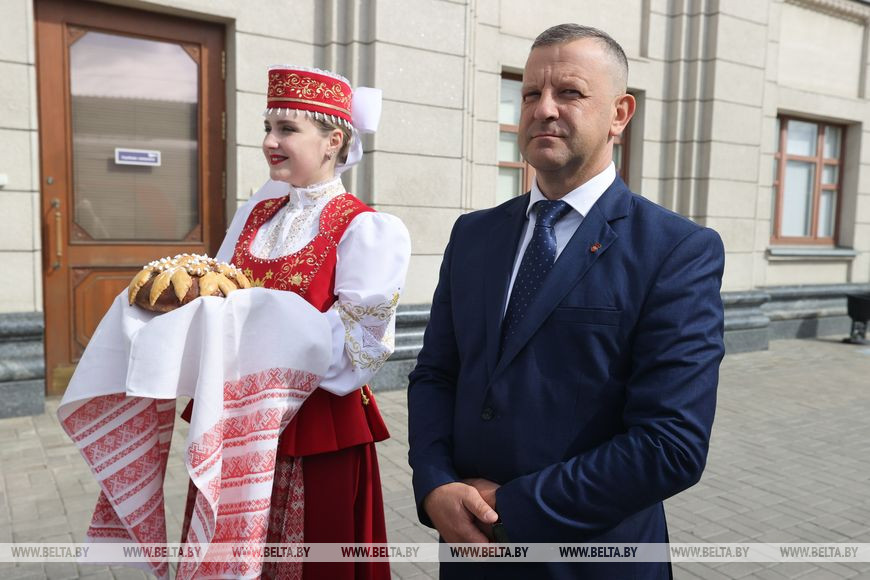 «Приятно до слез». Сборную России по плаванию душевно встретили в Бресте