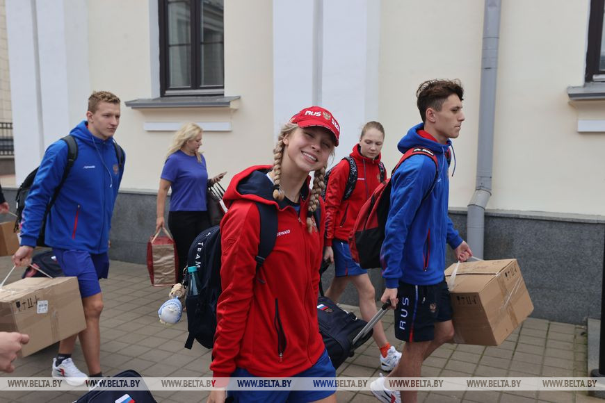 «Приятно до слез». Сборную России по плаванию душевно встретили в Бресте