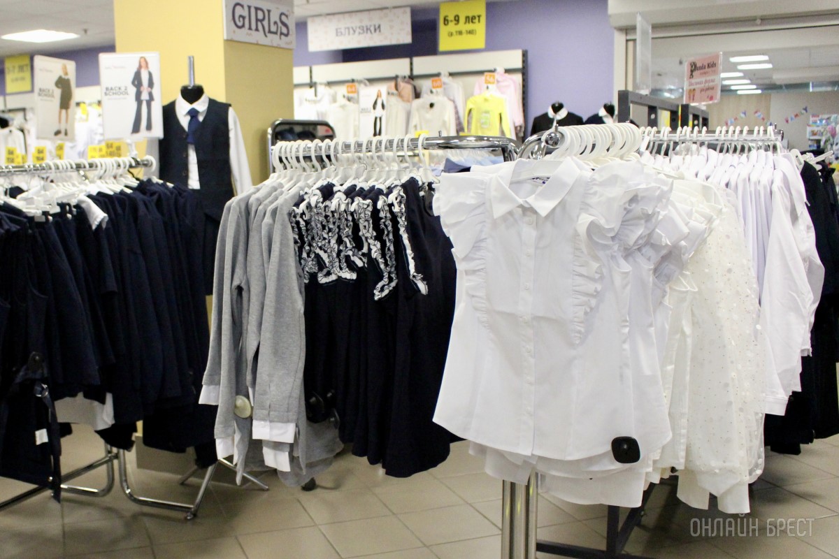 Если собираться в школу, то только в «Детском мире» на Советской в Бресте! Здесь есть все и даже больше, а также скидки, акции, рассрочка