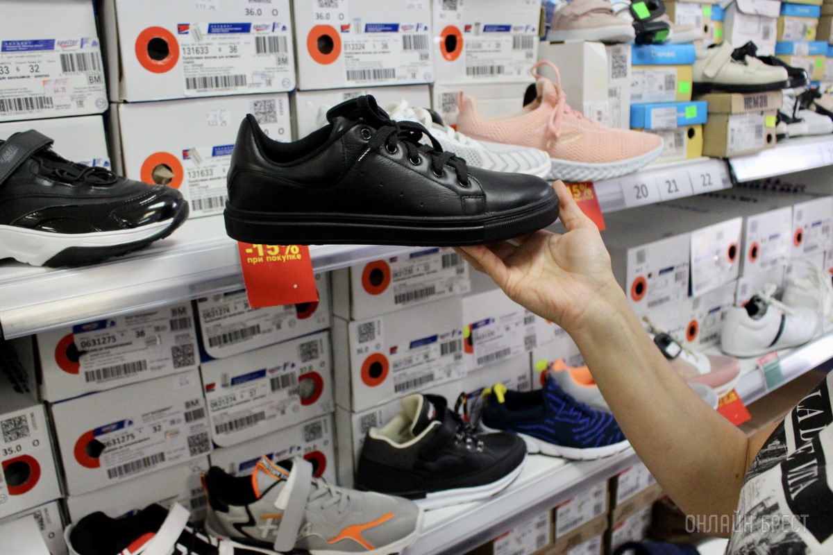 Если собираться в школу, то только в «Детском мире» на Советской в Бресте! Здесь есть все и даже больше, а также скидки, акции, рассрочка