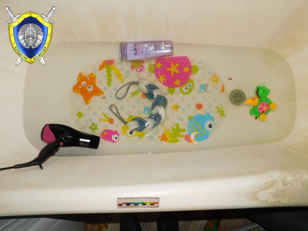 Потянулся за игрушками и опрокинул в воду фен: в Беларуси от удара током погиб полуторагодовалый ребенок