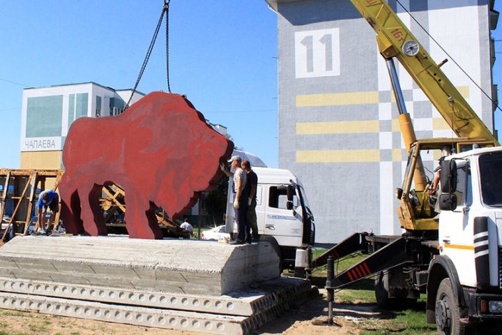 Скульптура зубра появилась в Ганцевичах