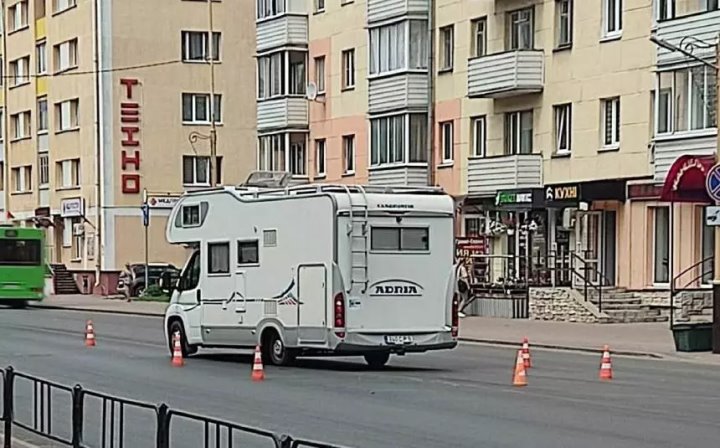 В Барановичах финн за рулем автодома сбил женщину на переходе