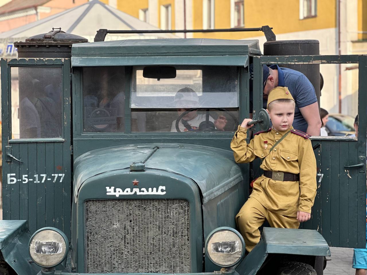 Реконструкция «Мирный вечер на Советской»