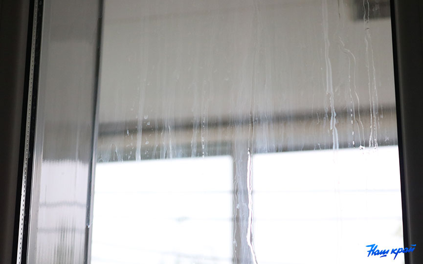 Во время ливня в квартире барановичанки случился потоп. Что происходит там сейчас?