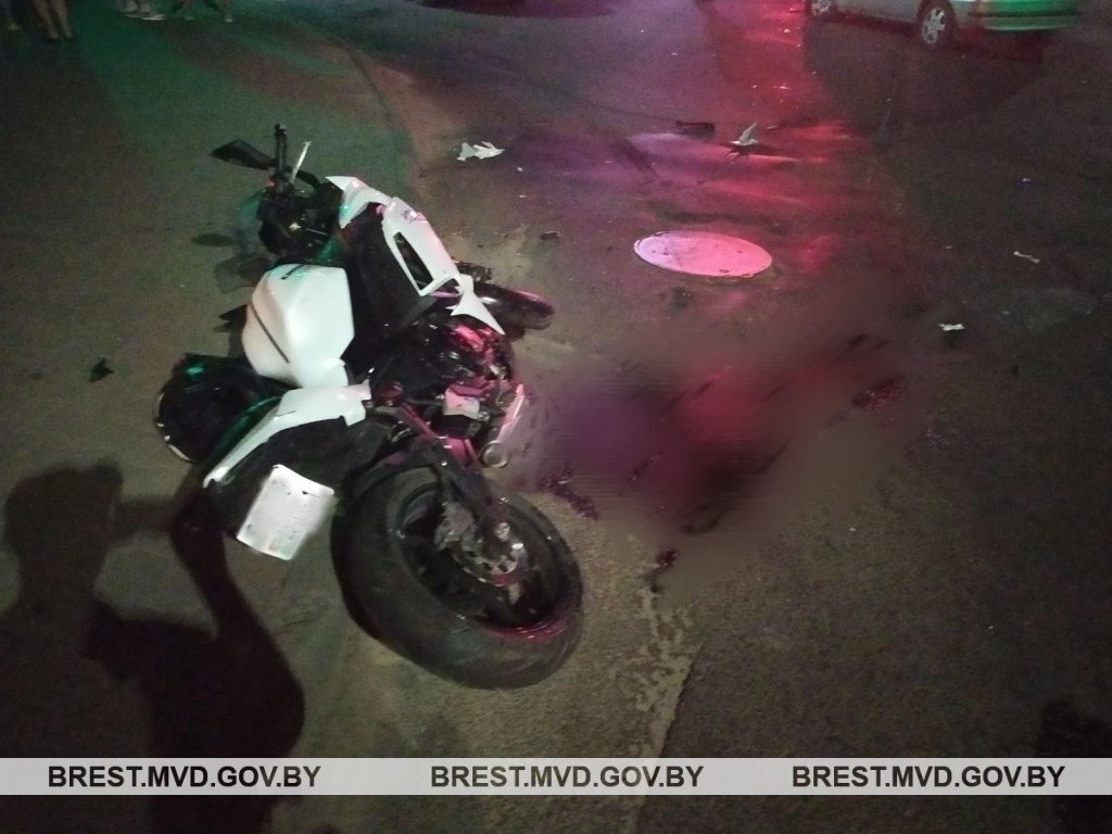 Авария с участием автомобиля и мотоцикла произошла в Кобрине