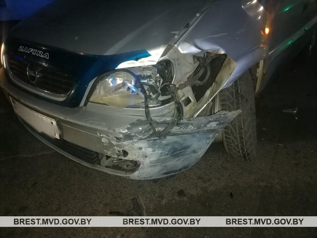 Авария с участием автомобиля и мотоцикла произошла в Кобрине