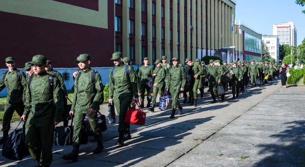 Первая итоговая практика на военной кафедре БрГТУ. Студенты отправились в воинскую часть для прохождения практики