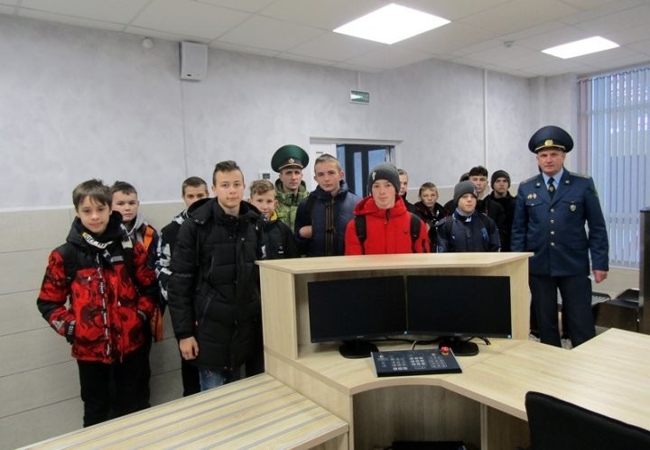 Школьники посетили реконструированный пункт пропуска «Верхний Теребежов» (Брестская область)