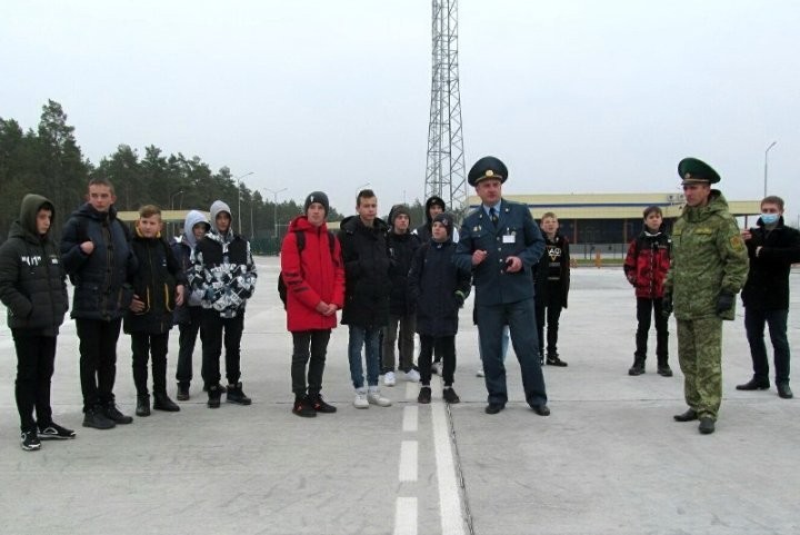 Школьники посетили реконструированный пункт пропуска «Верхний Теребежов» (Брестская область)