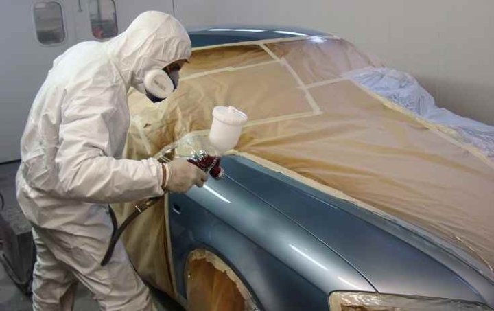 Предприниматель из Бреста взял за покраску авто доллары и попал под суд. Как он оспаривал протокол