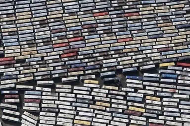 22 неоднозначные фотографии, о которые сам черт глаз сломит