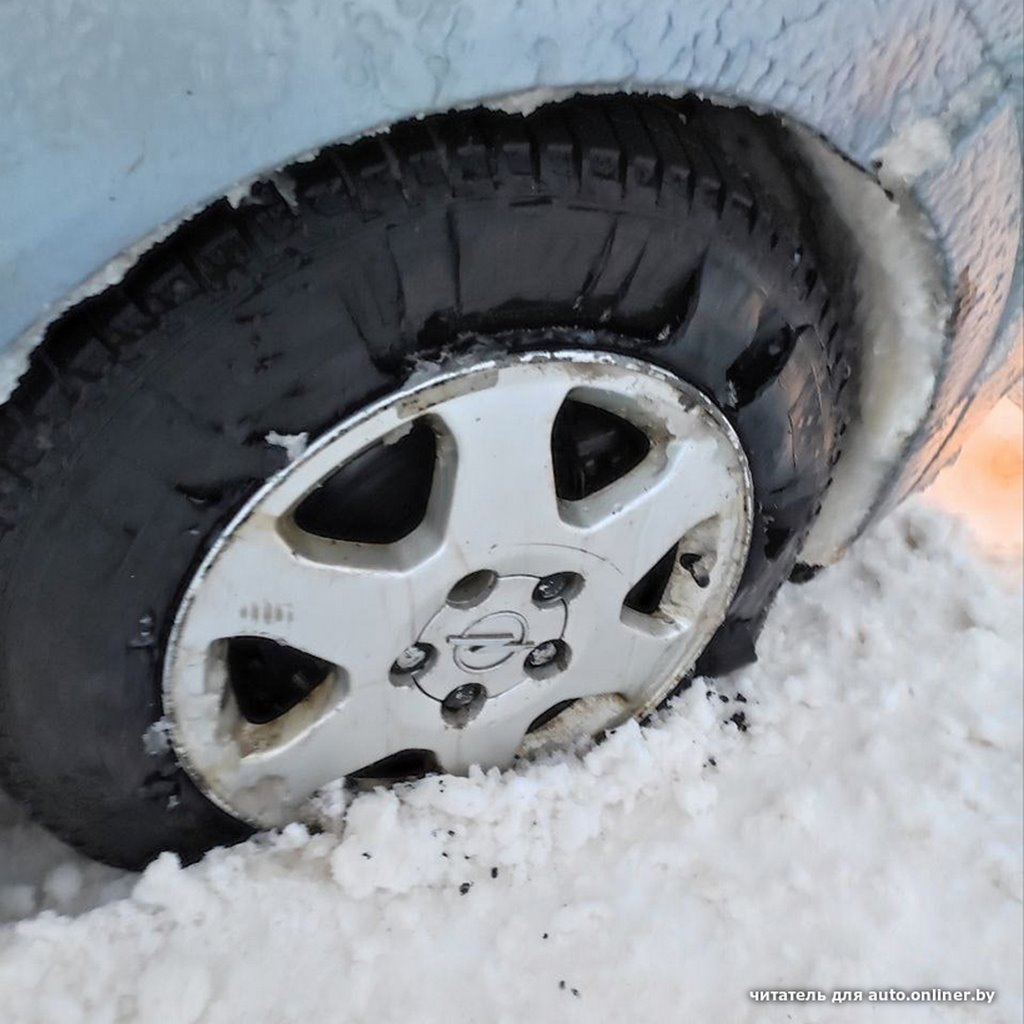 Два сообщения о разорванных колесах на М1. Однозначного мнения о причинах нет