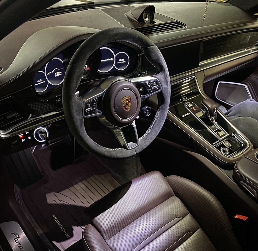 Как думаете, сколько стоит этот Porsche Panamera Turbo 2018 года выпуска?