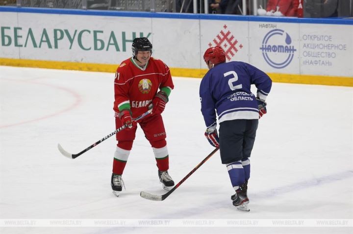 Хоккейная команда Президента выиграла у сборной Брестской области в матче любительского турнира