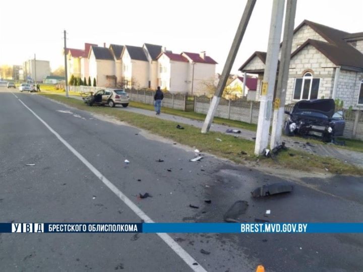 В Пружанах на неравнозначном перекрестке столкнулись автомобили