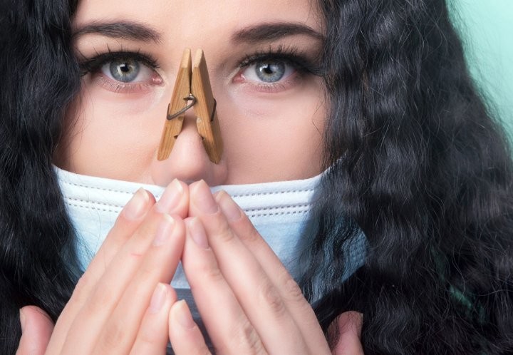 Является ли отсутствие запахов и вкуса при COVID-19 признаком легкой формы болезни?