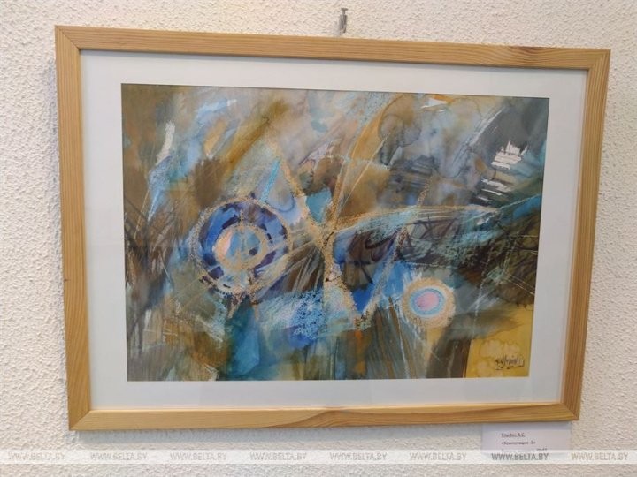 Художники-акварелисты представили свои работы в главном выставочном зале Бреста