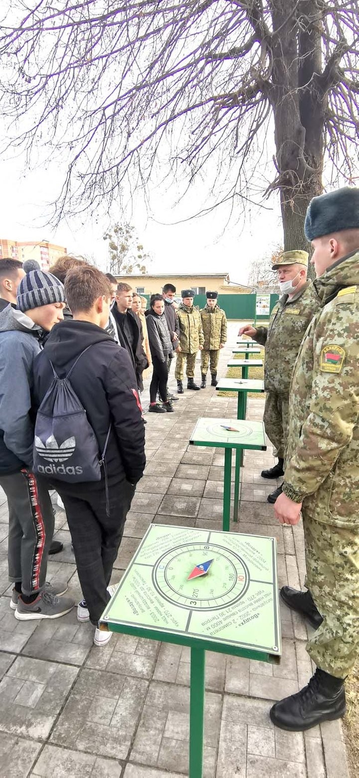 Брестская область. Старшеклассники из Стытычевской школы своими глазами увидели, как устроена жизнь солдата-пограничника