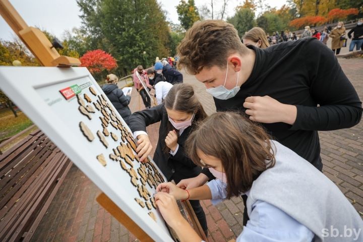 В Бресте выбрали лучшие молодежные команды по сборке спилс-карт