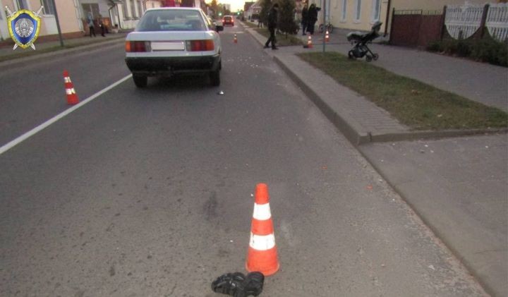 Водитель легковушки в Столине сбила женщину с ребенком в коляске