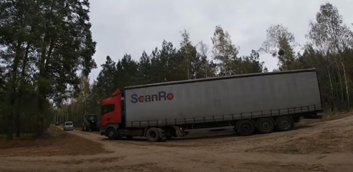 Белорусский дальнобойщик на двое суток застрял посреди леса в Польше