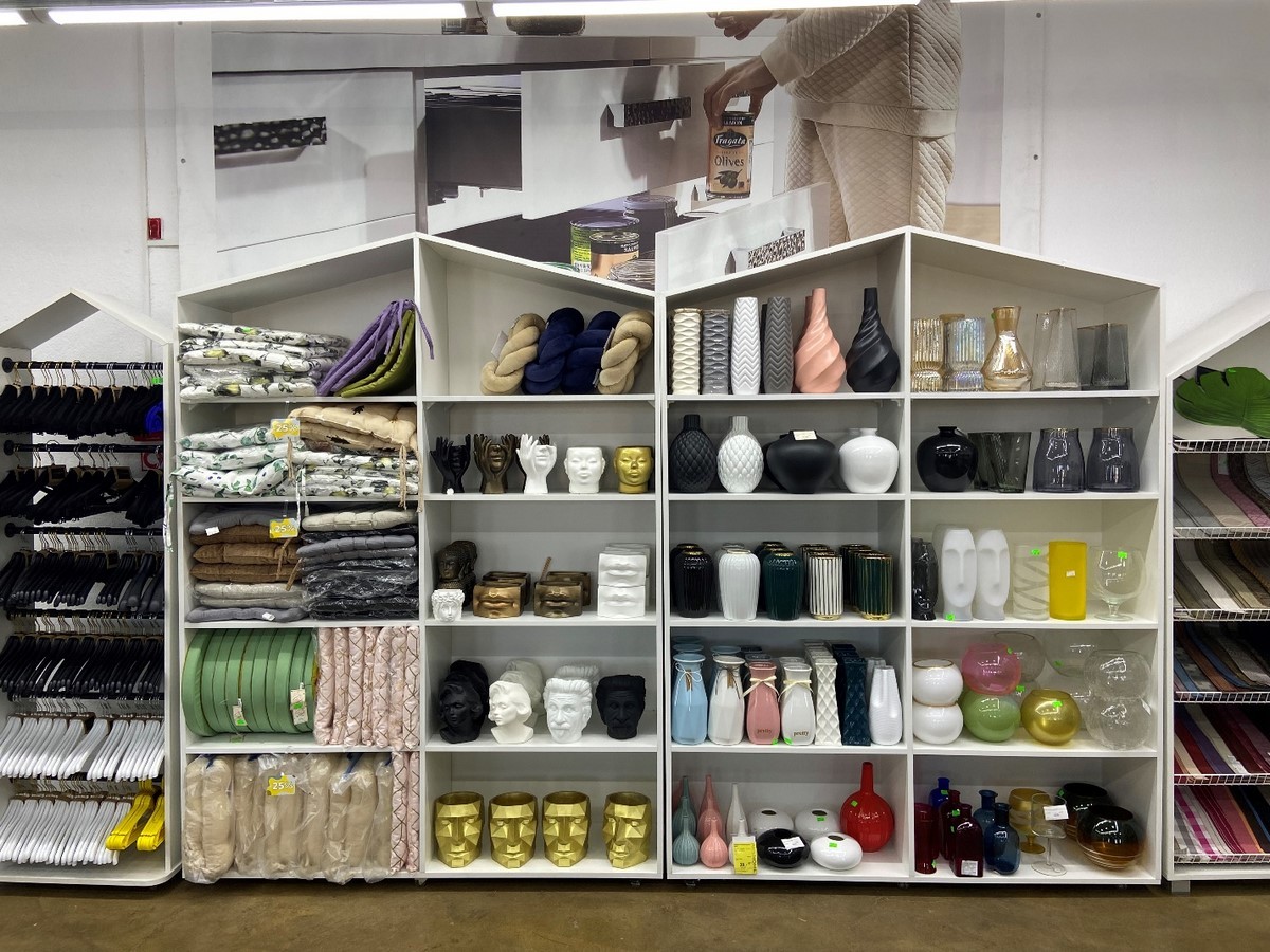 Был БОЛЬШОЙ – стал ОГРОМНЫЙ! Расширение ассортимента в дискаунтере мебели и фурнитуры «AksHome» на Вычулках!