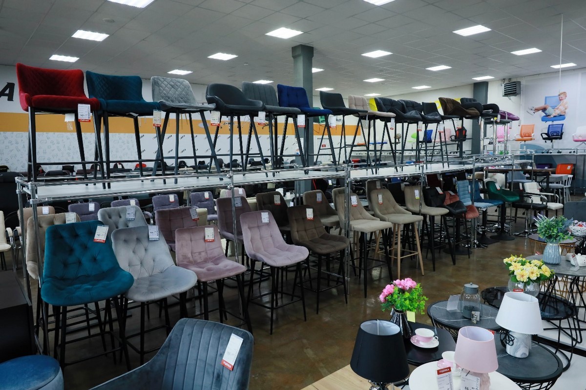 Был БОЛЬШОЙ – стал ОГРОМНЫЙ! Расширение ассортимента в дискаунтере мебели и фурнитуры «AksHome» на Вычулках!