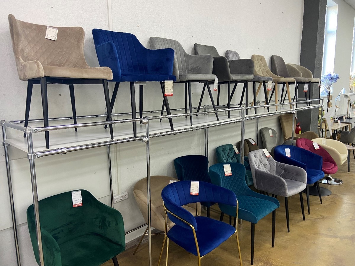 Был БОЛЬШОЙ – стал ОГРОМНЫЙ! Расширение ассортимента в дискаунтере мебели и фурнитуры «AksHome» на Вычулках!