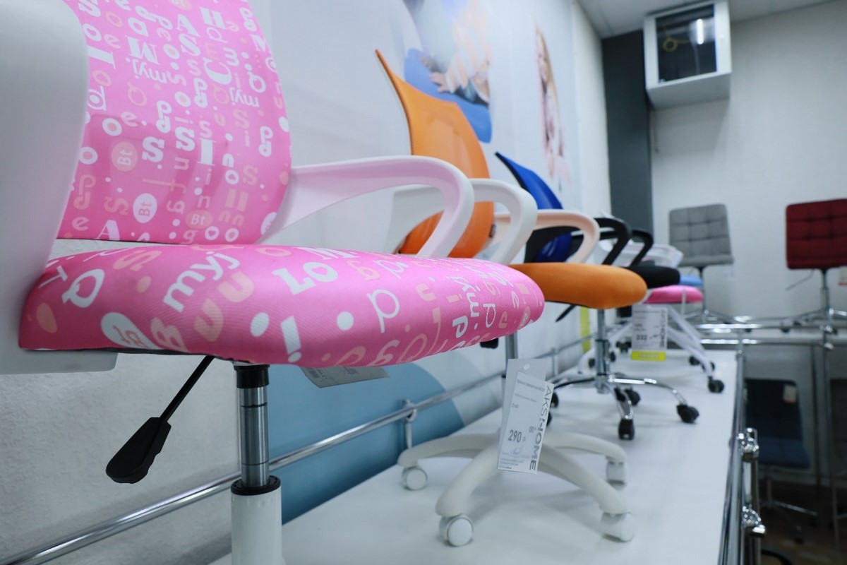 Был БОЛЬШОЙ – стал ОГРОМНЫЙ! Расширение ассортимента в дискаунтере мебели и фурнитуры «AksHome» на Вычулках!