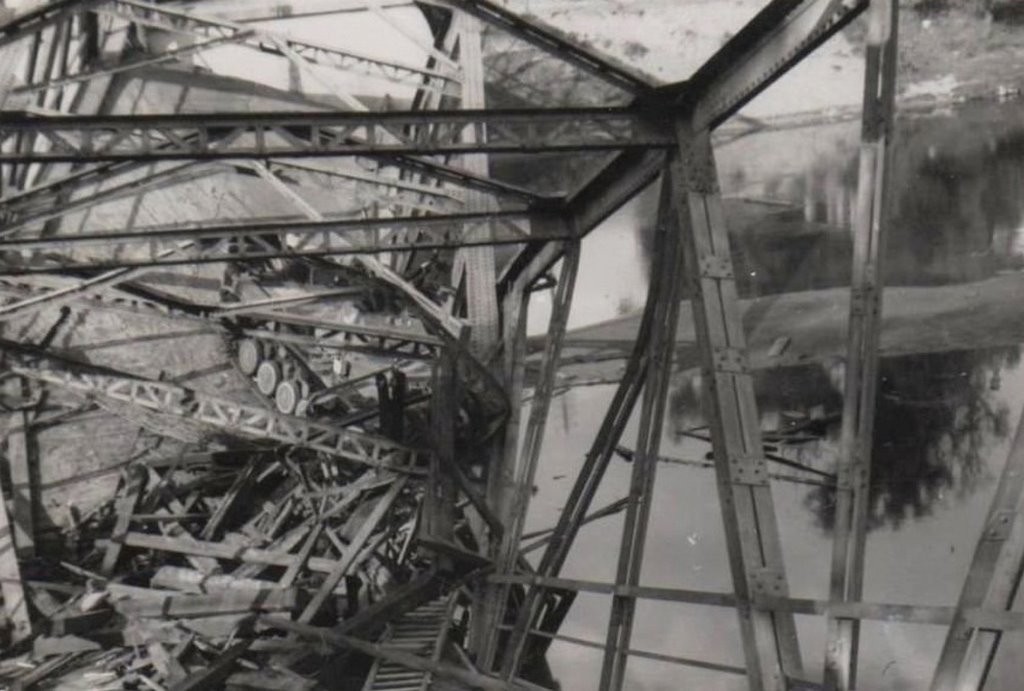 А вы знали, что на месте подвесного моста у «звезды» Брестской крепости был автомобильный?