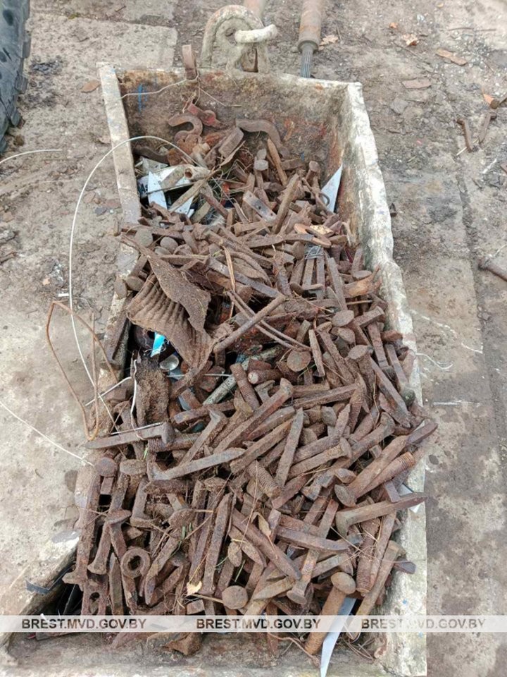 Житель Дрогичинского района украл металл с неэксплуатируемой железной дороги