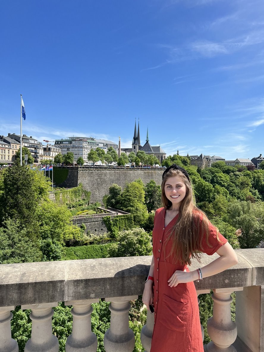 «Аренда хорошей квартиры — минимум 1800 евро». Белорусы переехали в Париж и рассказывают, что там с ценами и недвижимостью