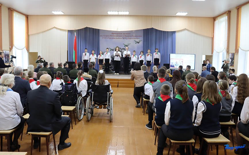 Матери погибших летчиков-героев приехали на вечер их памяти в Барановичи