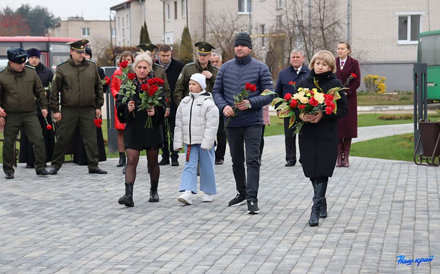 Матери погибших летчиков-героев приехали на вечер их памяти в Барановичи