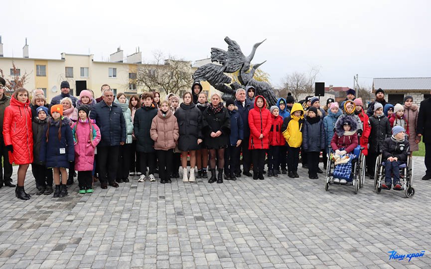Матери погибших летчиков-героев приехали на вечер их памяти в Барановичи