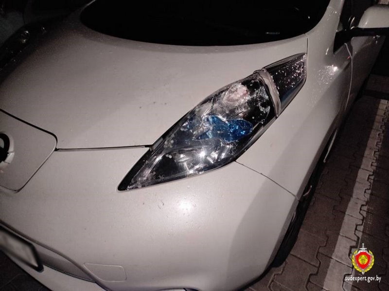 В Бресте пьяный мужчина повредил три автомобиля