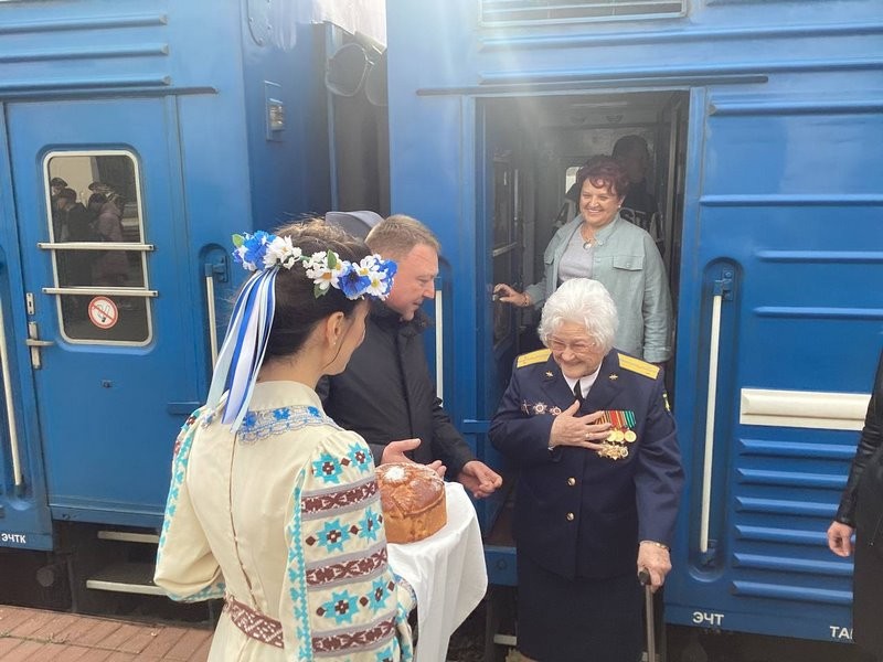 Единственная ныне живущая в мире женщина-штурман пикирующего бомбардировщика ПЕ-2 посещает Брест