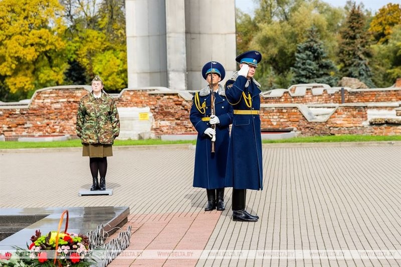 Единственная ныне живущая в мире женщина-штурман пикирующего бомбардировщика ПЕ-2 посещает Брест
