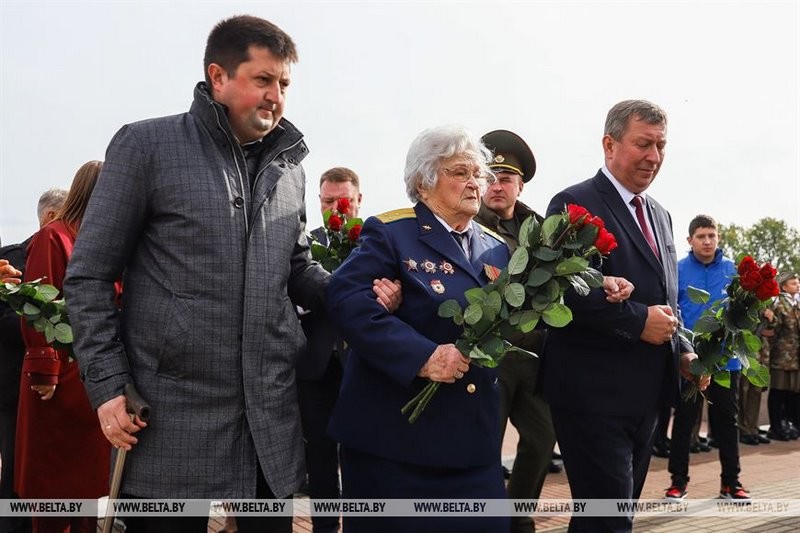 Единственная ныне живущая в мире женщина-штурман пикирующего бомбардировщика ПЕ-2 посещает Брест
