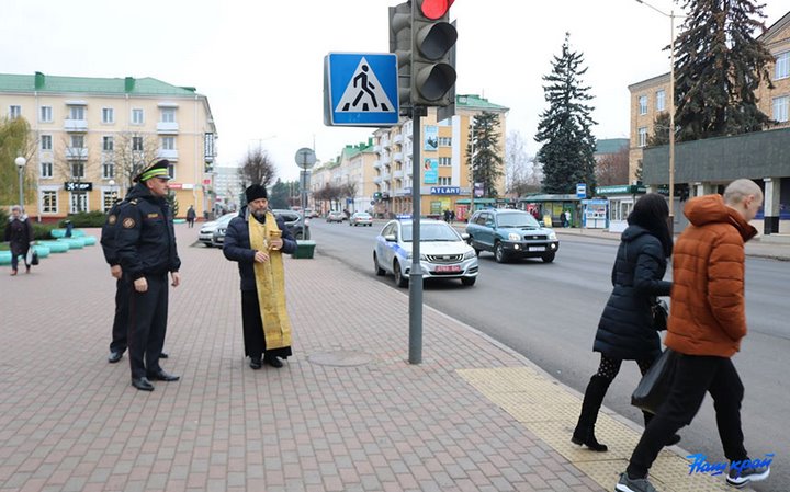 Места смертельных ДТП освятили в Барановичах