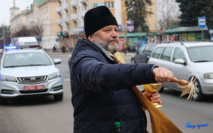 Места смертельных ДТП освятили в Барановичах