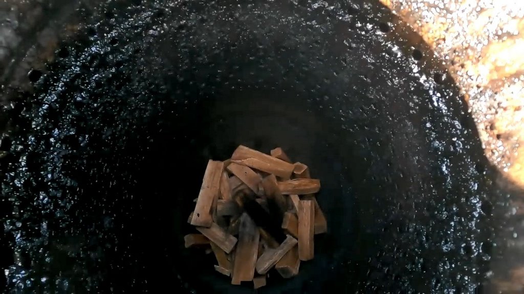 Белорус сделал Волгу НА ДРОВАХ: полтора мешка на 100 км. Тест-драйв